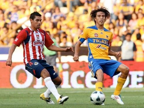 Las Chivas no se dejaron impresionar en El Volcán y mantuvieron el cero en los primeros 45 minutos (FOTO: MEXSPORT)