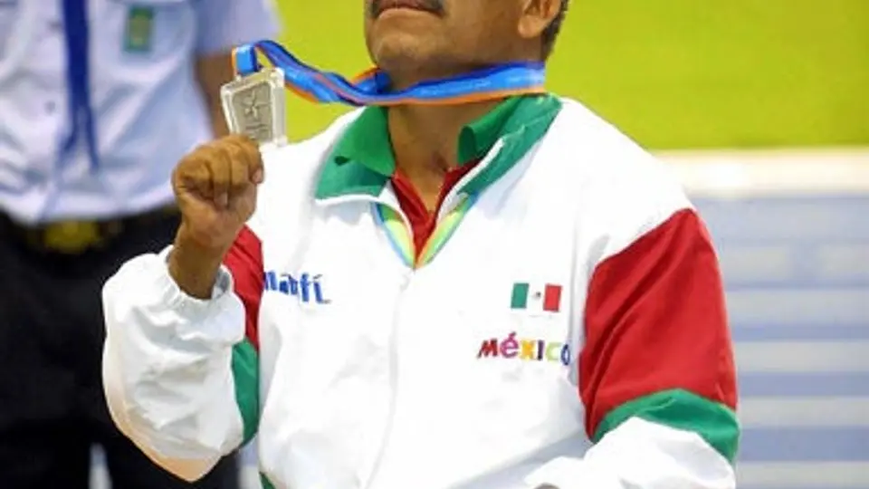 Máximo, feliz tras obtener su séptima presea paralímpica