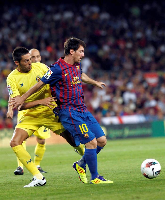 Messi controla el balón. FOTO: EFE