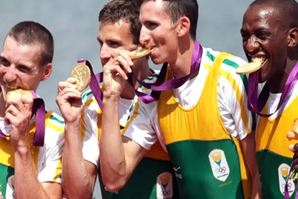 Medallistas olímpicos de Sudáfrica recibieron como reconocimiento ¡una vaca!