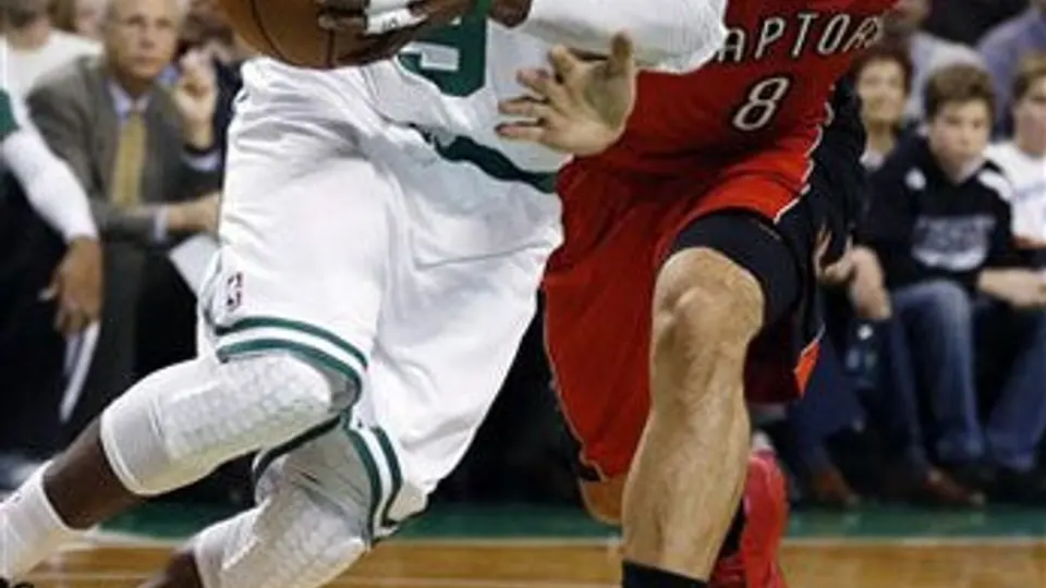 Rondo brilla en la victoria de Celtics