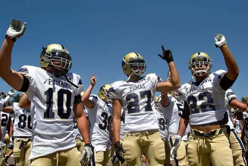 Pumas CU blanquea 49-0 a Centinelas