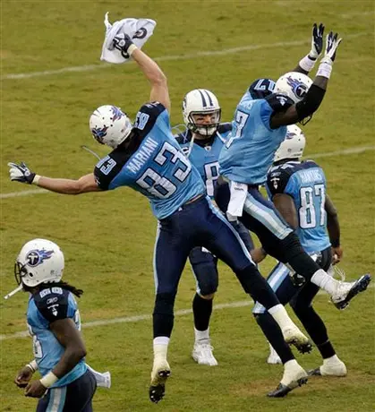 Hasselbeck lideró el triunfo de Titanes 23-17 sobre Jacksonville