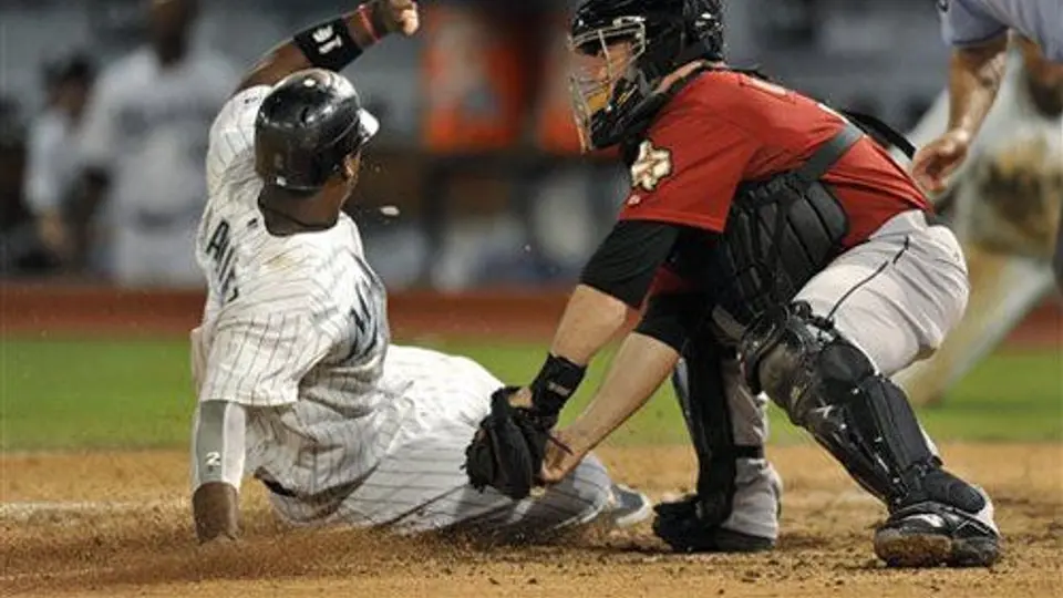 Astros contratan a Humberto Quintero