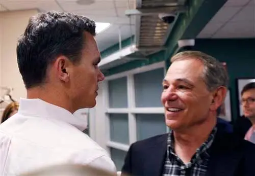 Bobby Valentine, nuevo manager de Boston