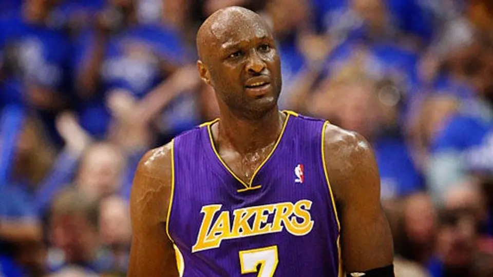 Odom llegó tarde a la práctica de Lakers y se fue temprano