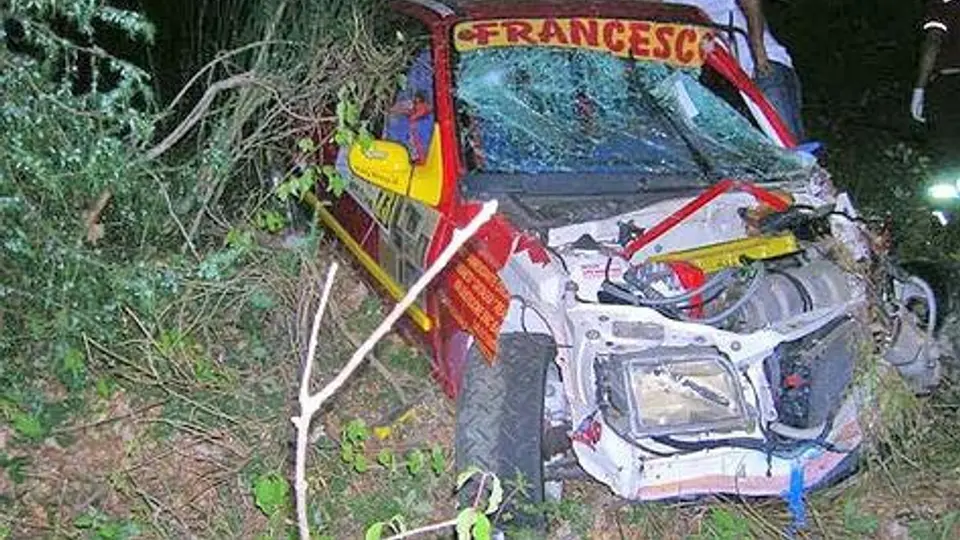 Mueren piloto y copiloto de rally en Italia
