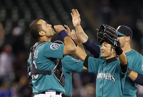Marineros lanzan no-hitter con seis lanzadores