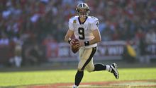 Brees pasó exámenes médicos y firma contrato con Santos