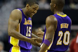 Lakers regresan a la victoria ante Wizards