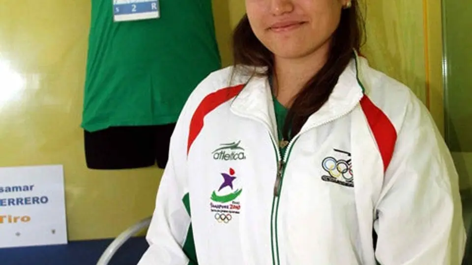 Rector de la UANL dicta misión a deportistas para la Universiada 2011