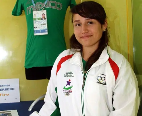 Rector de la UANL dicta misión a deportistas para la Universiada 2011