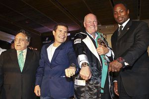 Subasta CMB 12 relojes de oro para pensiones de ex boxeadores