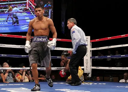 Mares refrenda su título ante Agbeko