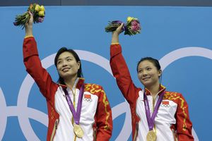 China se cuelga el Oro en clavados sincronizados femenil