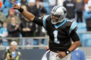 Panteras aplasta 48-16 a Bucaneros en gran día de Newton