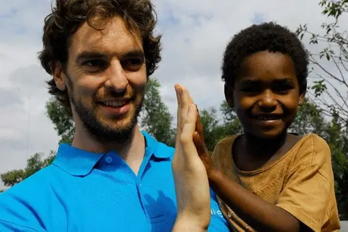 Gasol realiza labor altruista