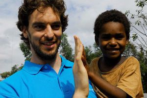 Gasol realiza labor altruista