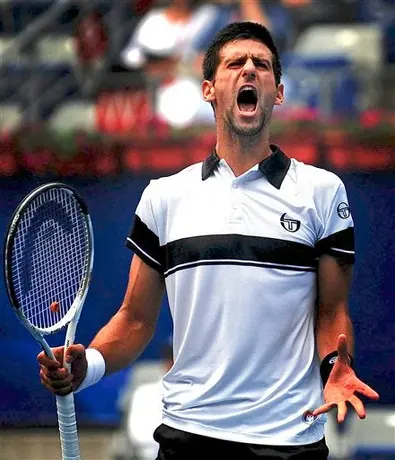Djokovic y Wozniacki avanzan a Semifinales en Abierto de China