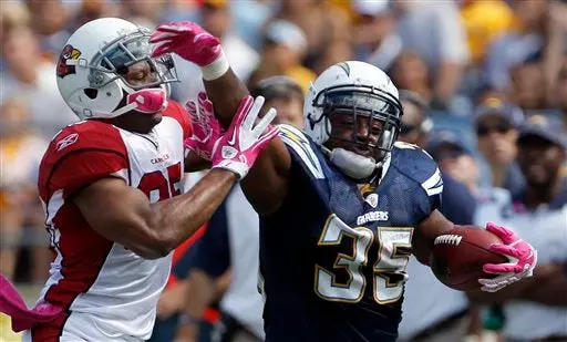 Gates hace historia en paliza de Cargadores 41-10 sobre Arizona