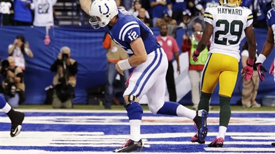 Luck guía a Potros a la victoria sobre Green Bay