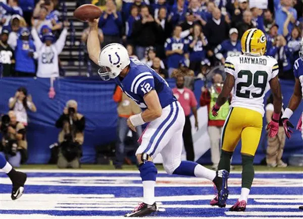 Luck guía a Potros a la victoria sobre Green Bay