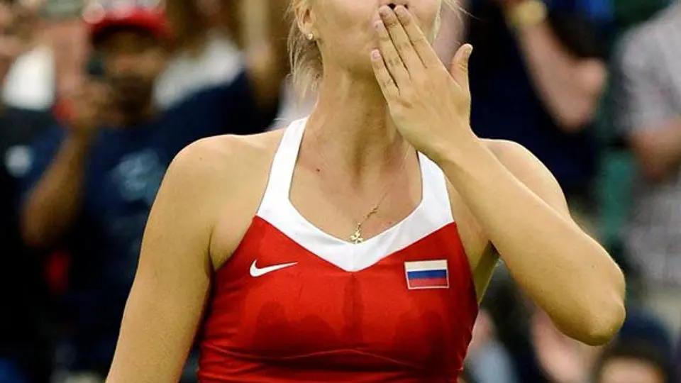 Sharapova debuta con el pie derecho
