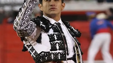 Joselito se lleva oreja y cornada en la cuarta corrida de la temporada