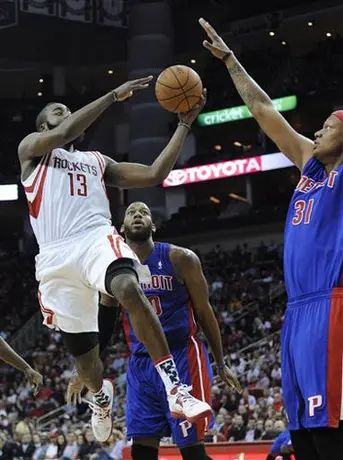 Harden guía a los Rockets a la victoria sobre Pistons