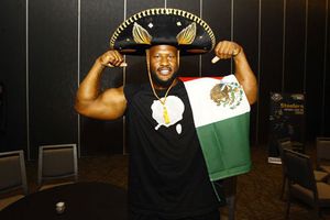 James Harrison va al límite dentro del emparrillado