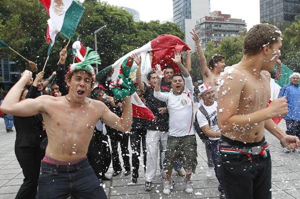 La euforia se hace presente en el Ángel | MIGUEL PONTÓN