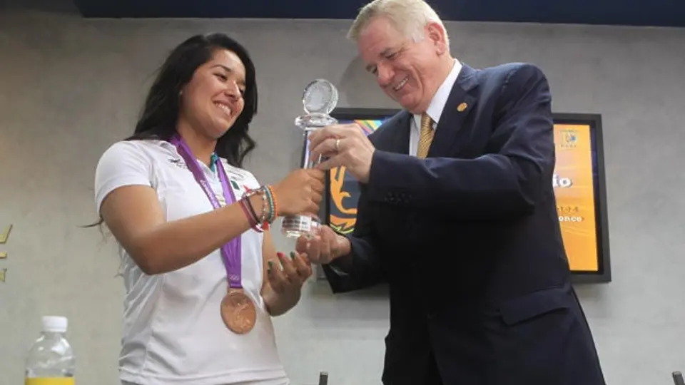 UANL homenajea a Mariana Avitia
