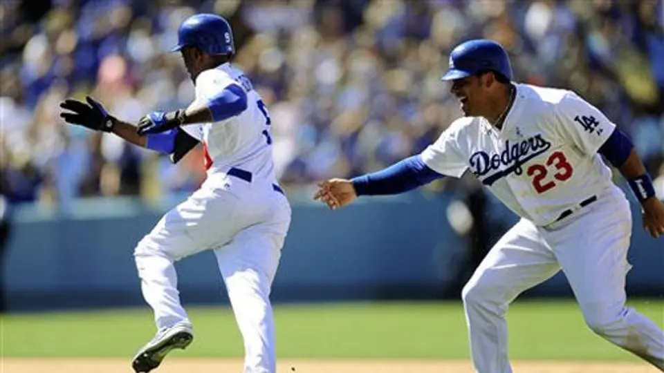 Dodgers remontan en la novena entrada