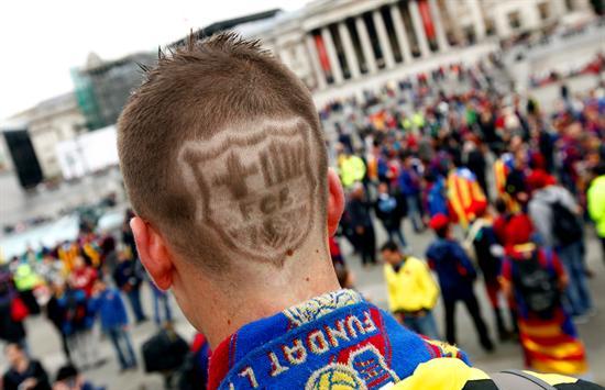 Los seguidores españoles apoyan con todo a su equipo (FOTO: EFE)