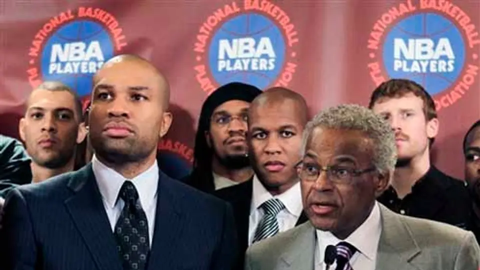 Jugadores de NBA podrán regresar a entrenar con sus equipos