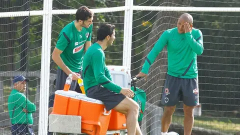 Rayados cierra su doble sesión en un ambiente alegre en El Barrial