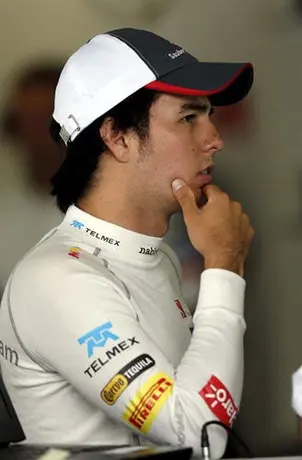 Checo admite que le gustaría correr en Ferrari