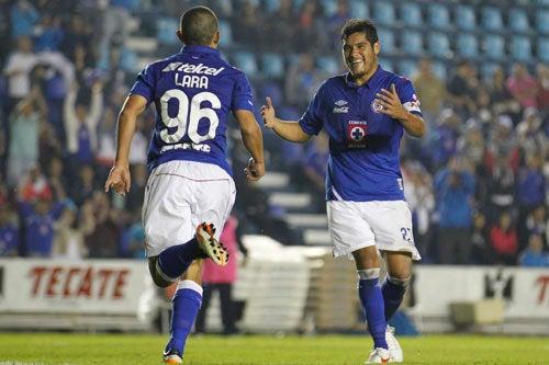 El Estadio Azul lució una pobre entrada | MIGUEL PONTÓN