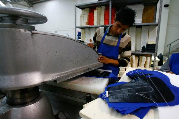 El proceso de creación de los guantes de box l CIRO GUTIÉRREZ