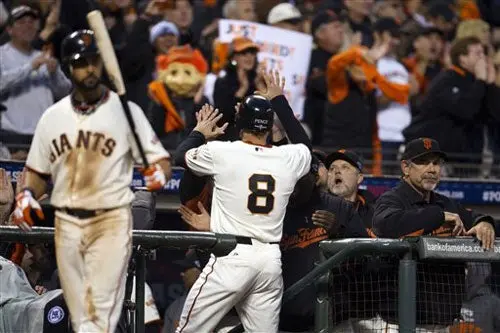 Gigantes blanquean a Cardenales y vuelven a la Serie Mundial