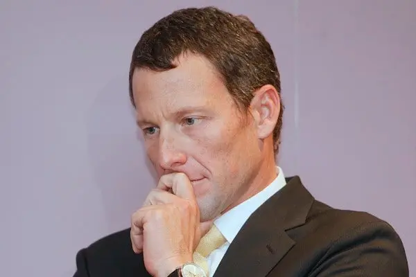 COI considera prematuro retirar a medalla olímpica a Armstrong