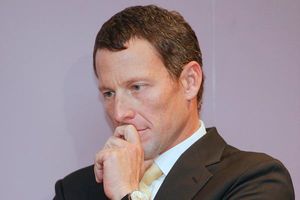 COI considera prematuro retirar a medalla olímpica a Armstrong