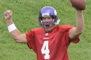 Favre se rehúsa a hablar sobre acusaciones en su contra