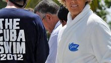 Diana Nyad abandona intento de cruzar a nado de Cuba a Florida