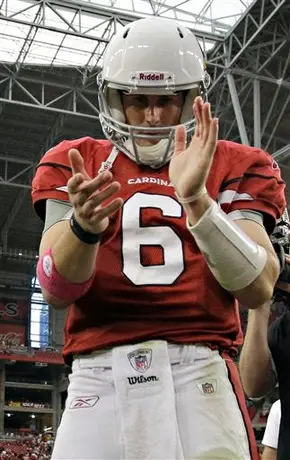Max Hall debuta y guía al triunfo a Arizona 30-20 contra Santos
