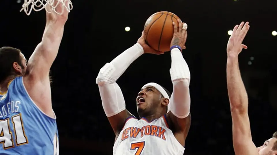 Carmelo Anthony se destapa con 34 puntos en victoria de los Knicks