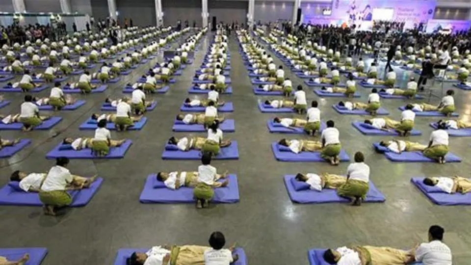 Tailandia rompió el récord mundial de masaje colectivo