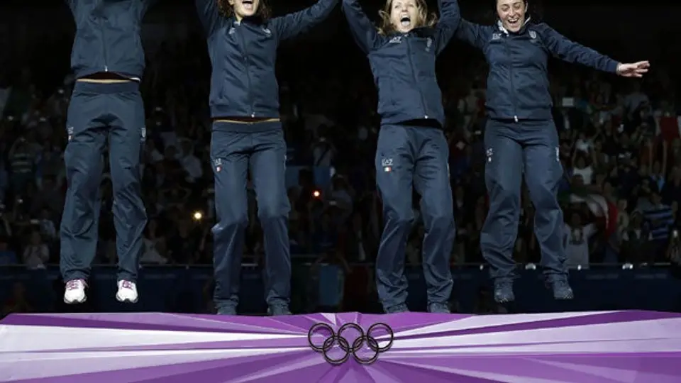 Italiana Vezzali se colgó sexto Oro Olímpico