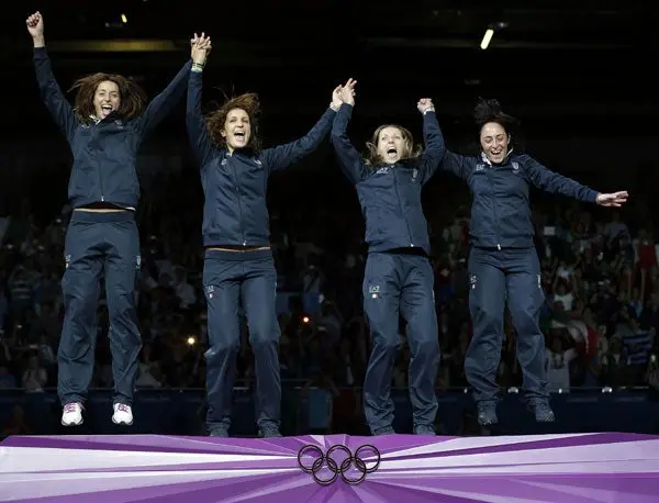 Italiana Vezzali se colgó sexto Oro Olímpico