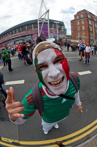 Así lució el ambiente en las inmediaciones del Millenium Stadium | CÉSAR VICUÑA